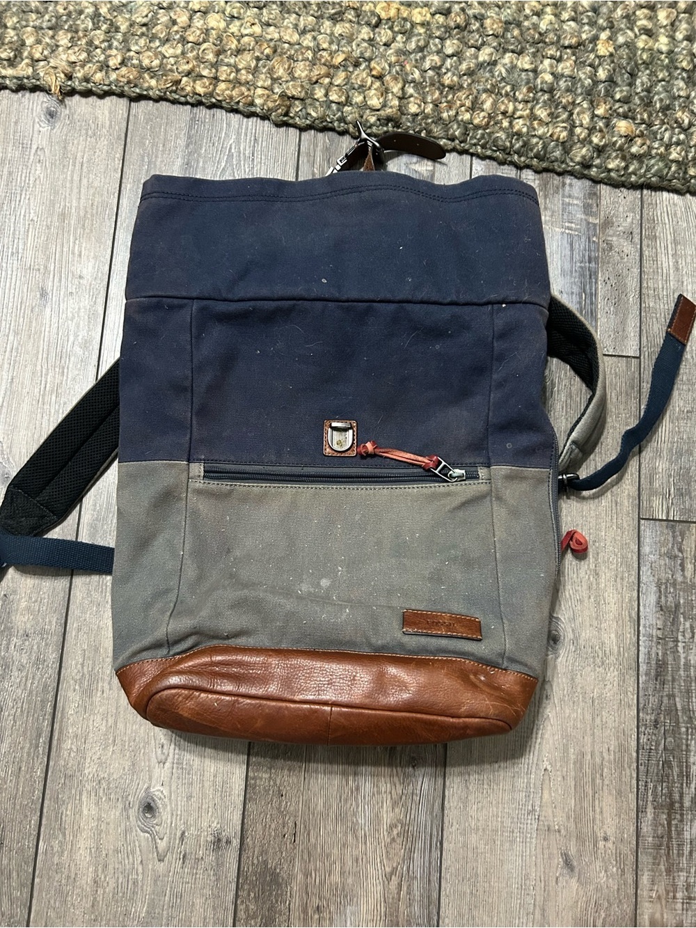 Fossil Relic Men's Defender Rolltop Backpack, Navy/Grey Canvas and Leather